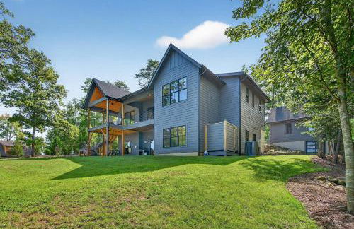 Dockside of the Moon - Photo 54