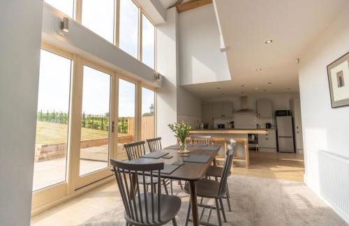 La Roche-Barn with hot tub on the Welbeck estate - Photo 14