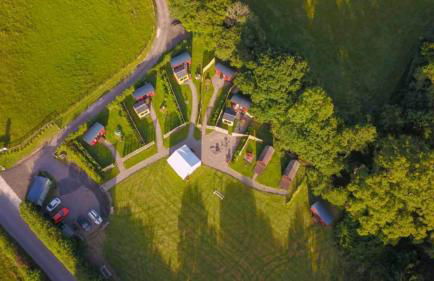 Luxury cosy carriage with electric private hot tub - Photo 29