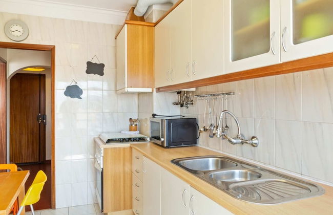 Lovely 2 Bedroom Duplex Apt w Terrace in Cascais - Photo 10