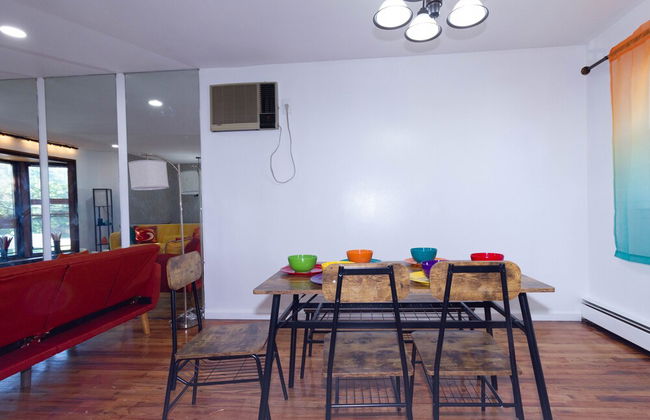 Cheerful & Beautiful 3-Bedroom Ranch - Photo 60