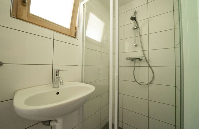 Chalet Near Utrecht With Combimicrowave - Photo 10