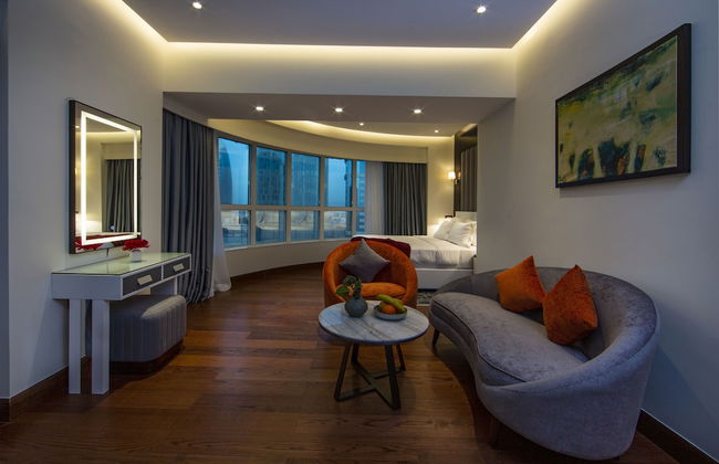 Number One Tower Suites - Photo 21