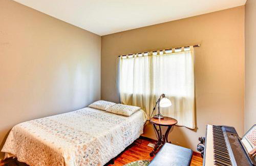 SeaTac Home with Patio and Grill - 3 Mi to Airport! - Foto 14