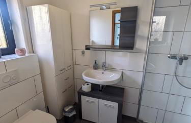 2 Schlaf- & 2 Badezimmer - direkte Busverbindung bis Köln Hbf, Messe - Foto 13