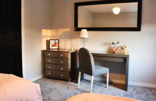 Last-Minute Escape l The Grey Door 2 Bed Cottage Banbridge Parking Private Garden l Nestled Property Management - Foto 7