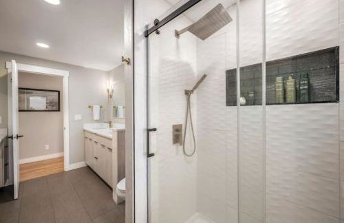 Oceanfront Family Retreat - Foto 18