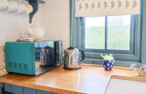 Oak Shepherd Hut - Photo 8