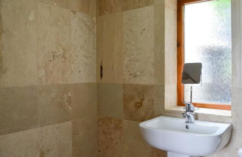 Bings Farm House - Photo 15