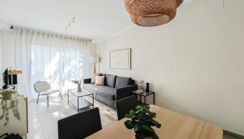 AZZ Sevilla Torre de la Plata Apartamentos - Photo 4