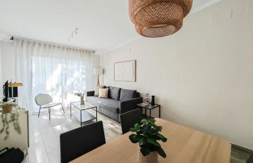 AZZ Sevilla Torre de la Plata Apartamentos - Photo 4