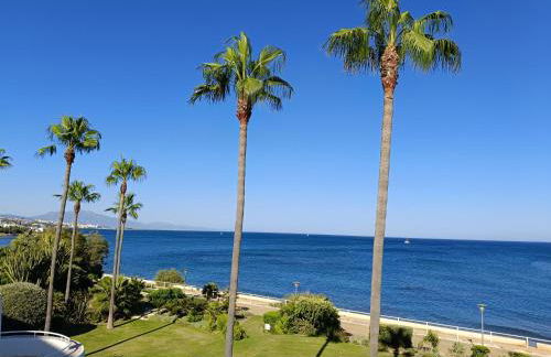 Stunning unobstructed 180 degree sea view apartment with 100 square meters terrace - Costa del Sol - Estepona- Long Term - Photo 18