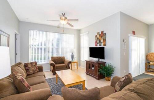 Newly Renovated Close to Disney w Private Pool - Foto 11