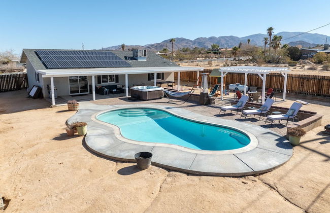 Desert Oasis Cozy Comfort Meets Outdoor Luxury - Foto 76