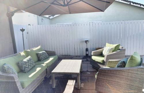 Hot Tub . Near Freeway . Quick 2 Theme Parks/Beach - Foto 13