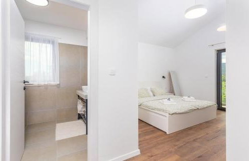 Amazing Home In Jurdani - Foto 28