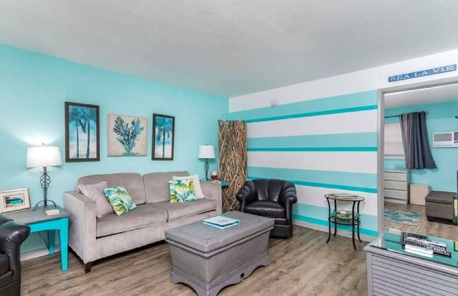 Mid Mari - Gorgeous Nautical Condo Near Beach, Shops & Restaurants- Condo 105 - Foto 3