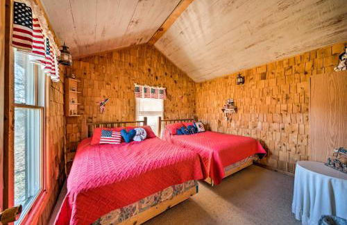 Secluded Spragueville Cabin by ATV Trails and River! - Foto 13