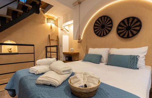 Mosaic Luxury Home - Photo 24