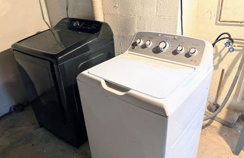 Nice big house with parking, king bed, yard - Foto 36