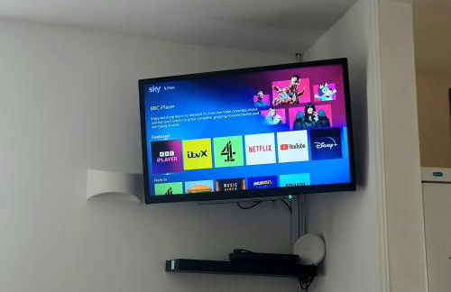 Idyllic 2 Bedroom Self-Contained UpsideDown Annexe - Photo 22