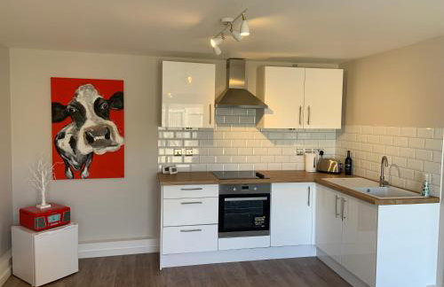 1-bed - Sleeps 2 - Pet Friendly w Parking - Foto 17