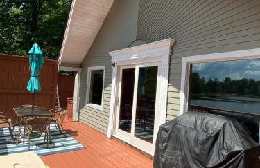 Lakeside Retreat - HOT TUB, Swimming, Boats - Foto 18