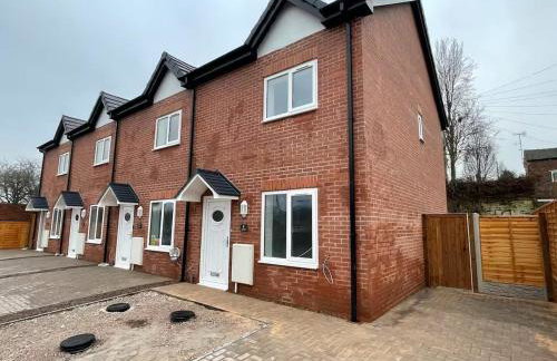 3 Bedroom New House Sleeps 5 with FREE Parking&WiFi -D - Foto 1