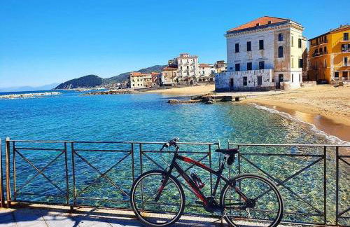 Elegante villa panoramica con giardino e idromassaggio a 10 minuti dal mare - Foto 79