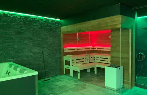 BG Living & Hosting - Stylish Luxury Apartments in the City Center - Parking, WiFi & Washing Machine - Foto 37