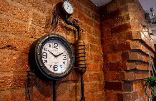 DJH Homes - VIP Luxury 2BR Grade ll Industrial House with Log Burner - JQ, Birmingham City - Foto 28