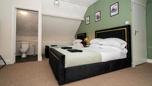 Large Contractor Dig with Pool Table - Foto 5