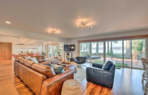 Mid-Century Cabin with Deck and Puget Sound Vistas! - Foto 4