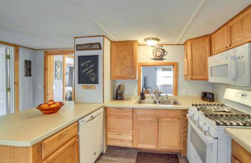 Lakefront Wisconsin Home with Boat Dock and Fire Pit! - Foto 8