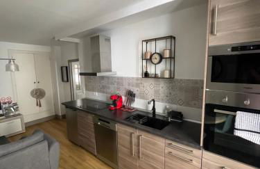 Liberté et Confort, appartement entier, moderne avec 2 chambres et cuisine équipée au coeur de Semur - Foto 16