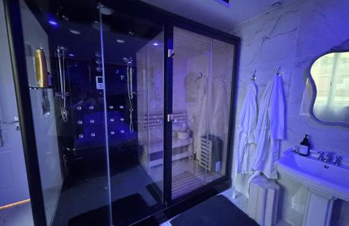 Le Cadre Noir Lux Spa, Sauna, Jacuzzi - Foto 16