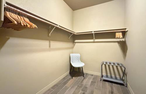 Fun & Peaceful Family Retreat - Photo 17