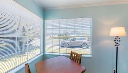 Waldport Bungalow - Photo 3