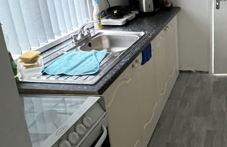 1 Private Bedroom Sharing Bathroom and Kitchen - Foto 4