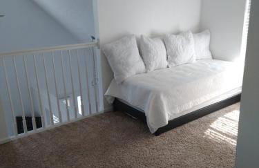 Family Friendly JUST LIKE HOME - Photo 26