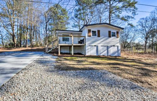 Private Yard and Fire Pit Commerce Home! - Foto 3