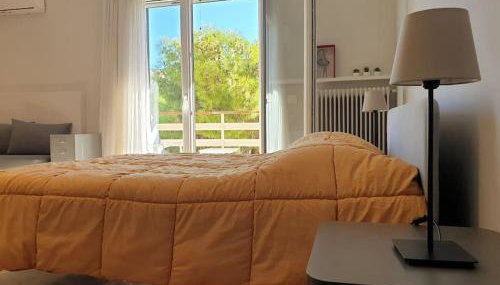 Rooftop Studio Apt - 5 Min Walk to Holargos Metro - Foto 1