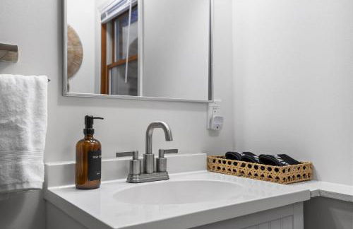 Lake Front ~ Firepit ~ Kayaks ~ SUPs ~ Yard Games - Foto 24