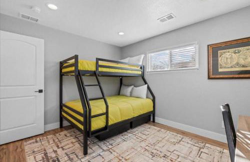 Whole House Relaxing Oasis by Fitzsimmons Campus - Photo 17