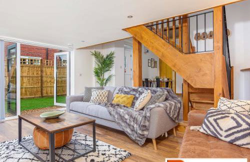 ByEvo Oswestry Barn - Quirky romantic retreat or Cosy contractor base - Foto 1