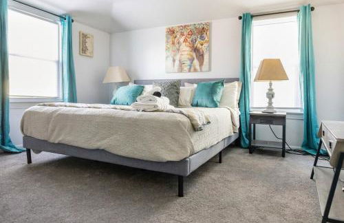 Euclid Near Lake Erie Cleveland king bed - Foto 13