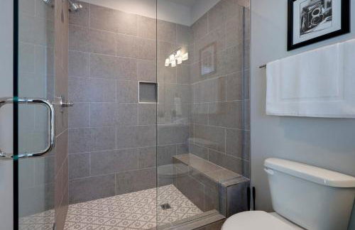 New Lux Townhome 6 mins to DT Rooftop Sleeps 12 - Foto 35