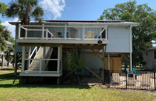 Beach Bum Paradise Edisto Beach with Pool - Photo 19