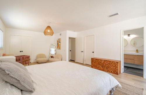 Newly remodeled home w pool & private back yard - Foto 22