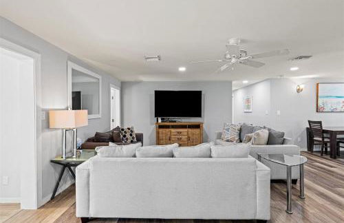 Sea Glass Dreams - Waterfront Pool Home, Mini Golf, Game Room, 110' Dock - Foto 29